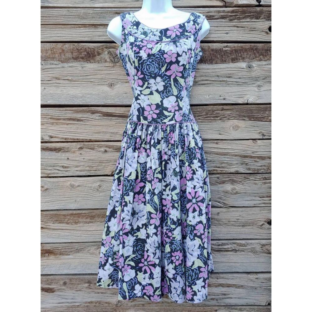 Vintage 1950s / 1960s Mode ODay Purple Floral Dress